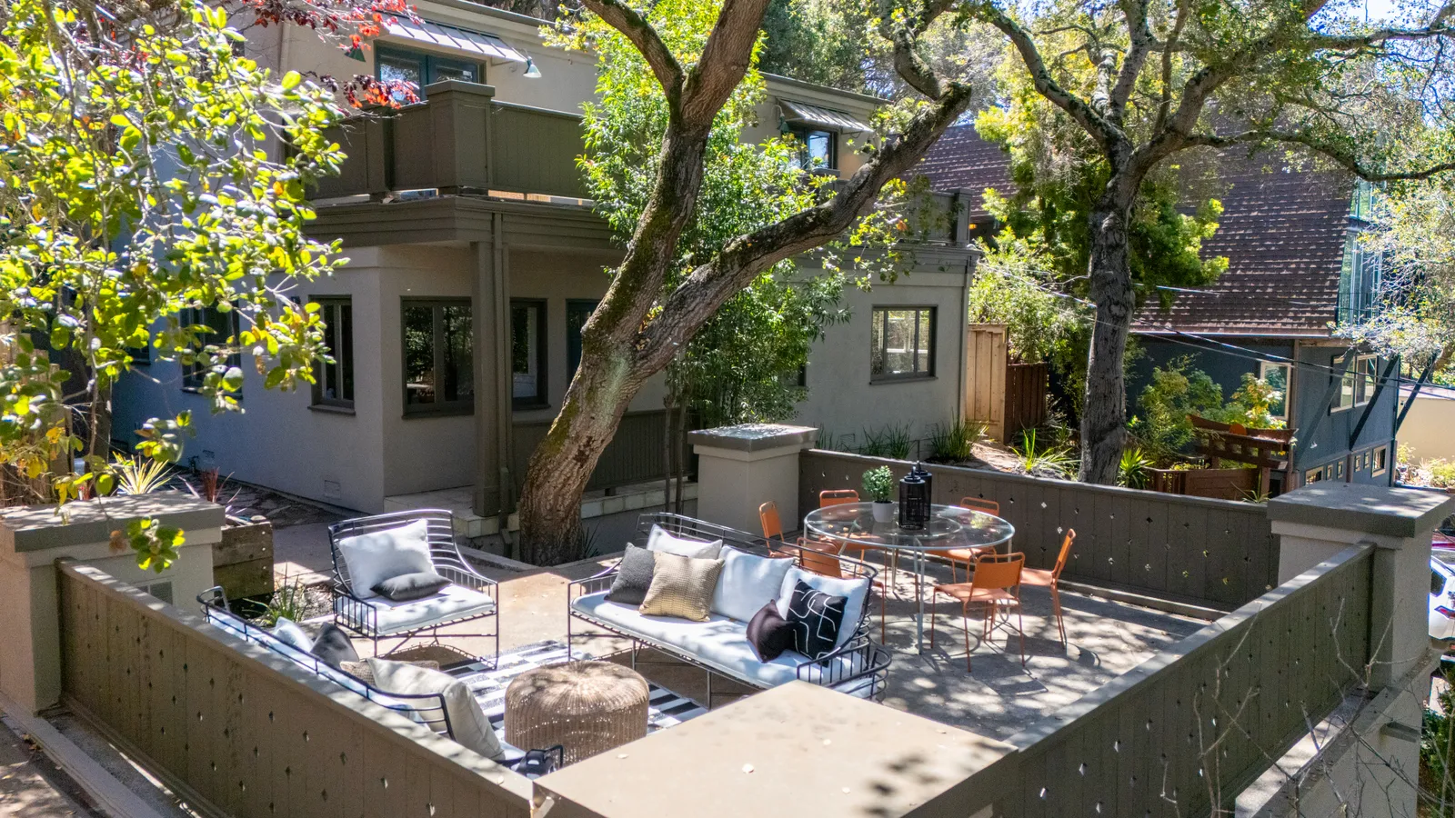 Leona St — Single Family in Oakland, CA